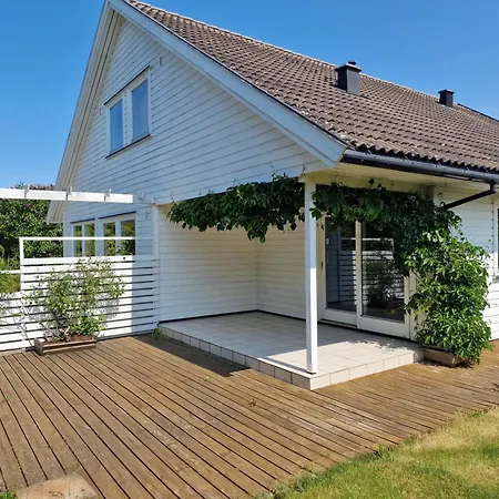 Hus Ved Ringshaugstranda *